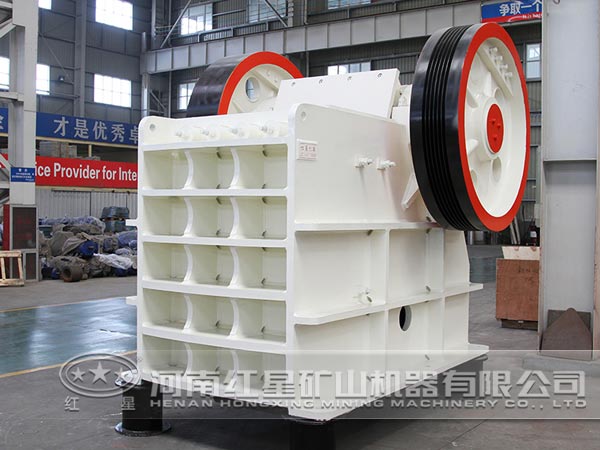 鈉長(zhǎng)石顎式破碎機(jī)