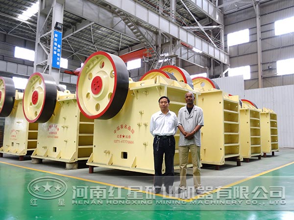 鈉長(zhǎng)石顎式破碎機(jī)廠家
