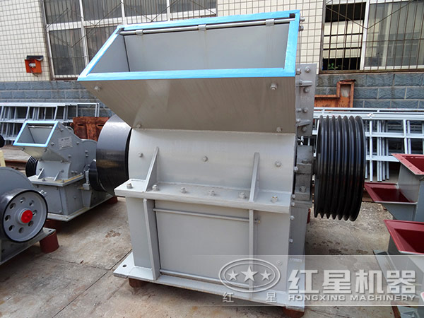 小型錘式破碎機(jī)設(shè)備展示