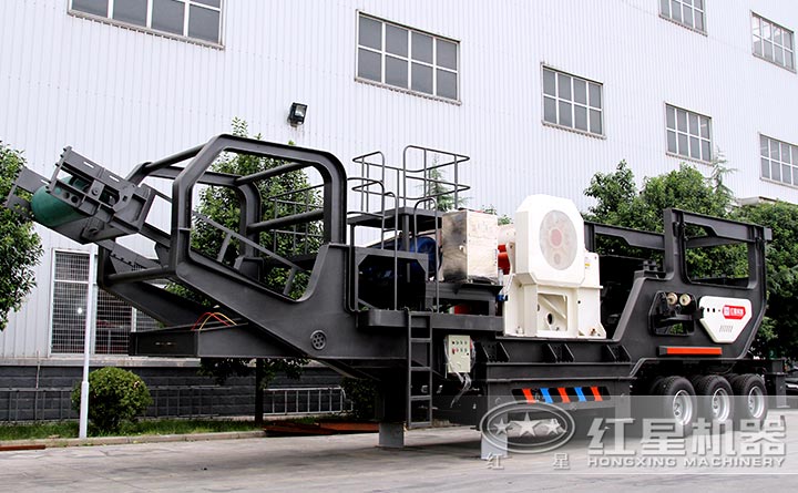 車載顎式移動(dòng)破碎站設(shè)備實(shí)拍