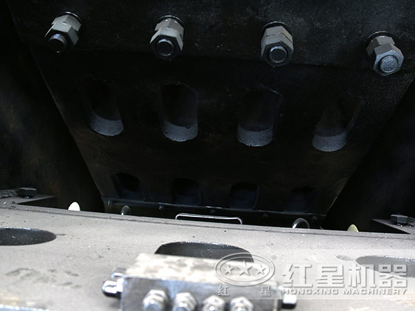 顎式破碎機內(nèi)部構(gòu)造