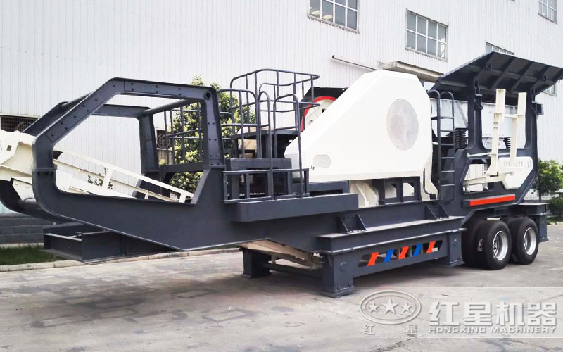 搭配鄂破和輪胎式車架的移動式破碎機(jī)