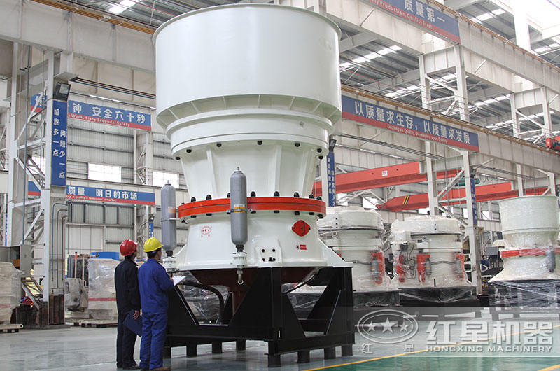 客戶來生產(chǎn)車間實地考察大型破石機